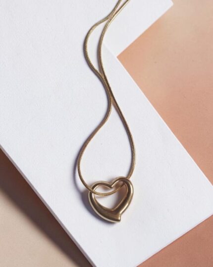 Anti-tarnish heart neckpiece