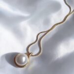 Anti-tarnish pearl neckpiece